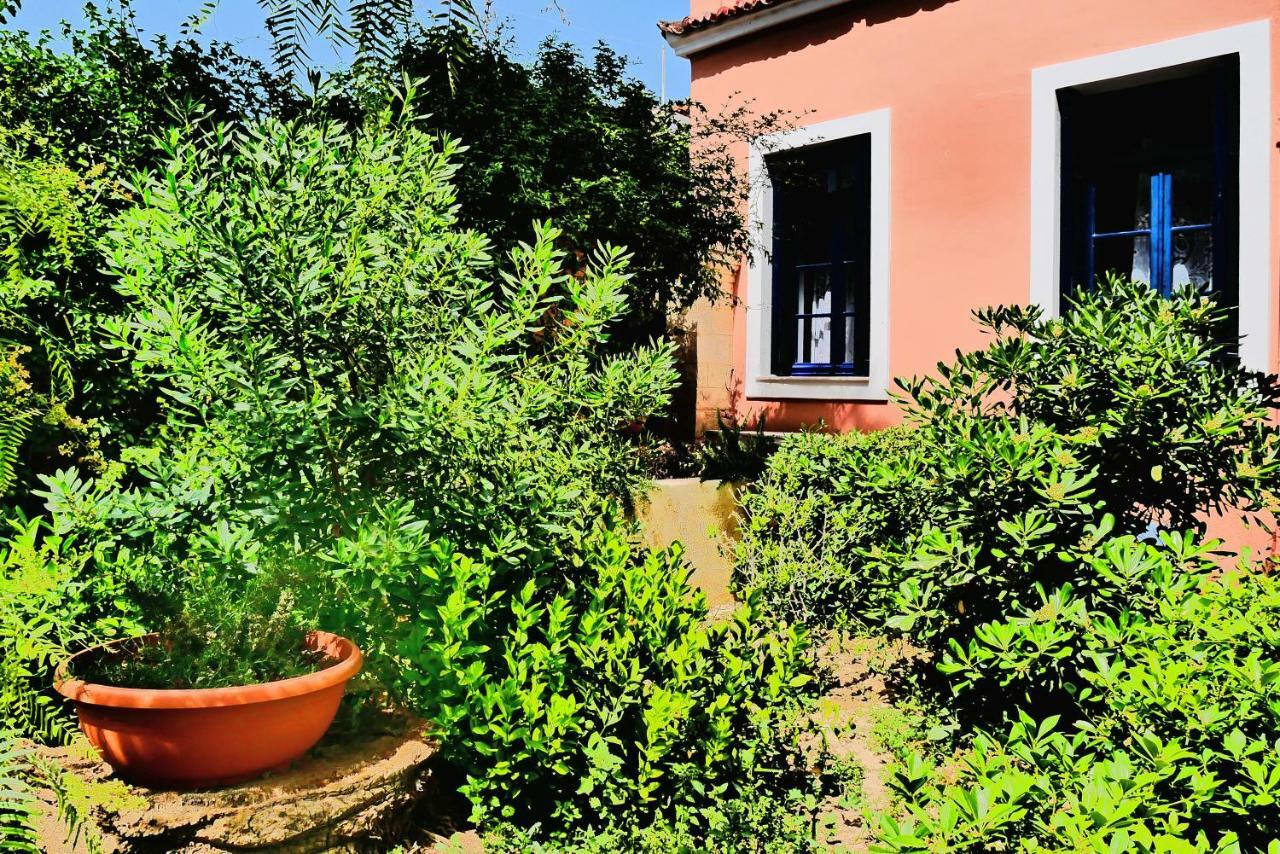 Vila Traditional House At Aegina Port Exteriér fotografie